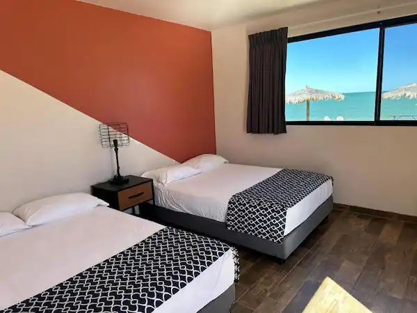 Despertar al paraíso habitaciones con vista al mar en el hotel Stella del Mar