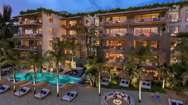 Isla Mujeres e Isla Holbox con Inversiones en el Caribe Mexicano