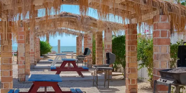 Disfruta de la combinación perfecta de comodidad y asequibilidad, tu escapada soñada comienza en Playa Bonita en San Felipe!